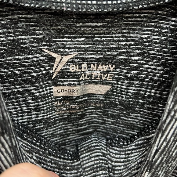 Old Navy Active Quarter Zip - Picture 3 of 4
